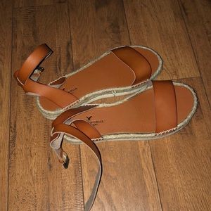 🧡🏝american eagle platform sandals🏝🧡